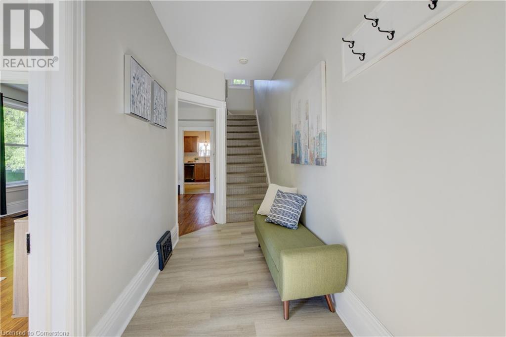 81 GEORGE Street N