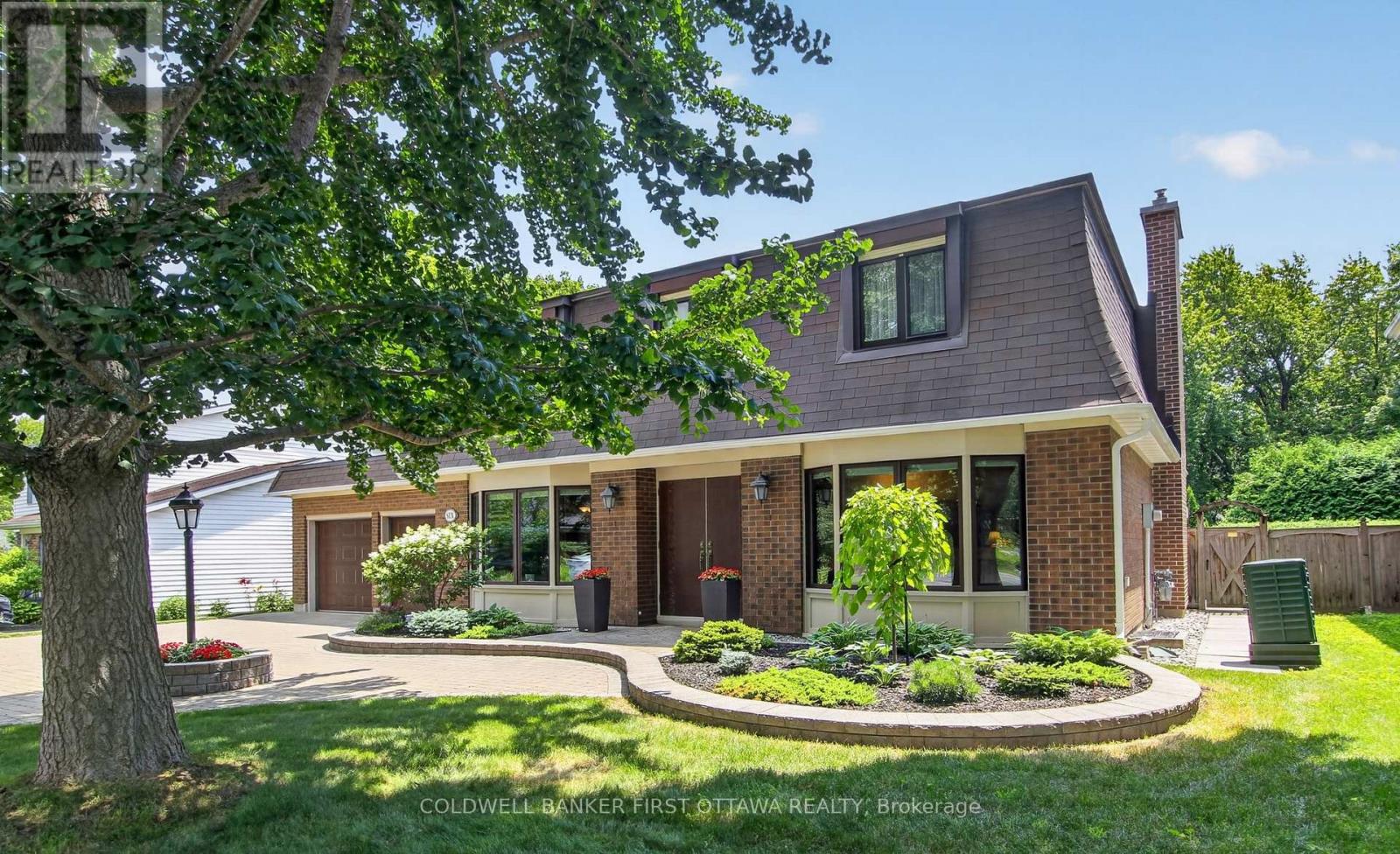 6 COSBURN AVENUE