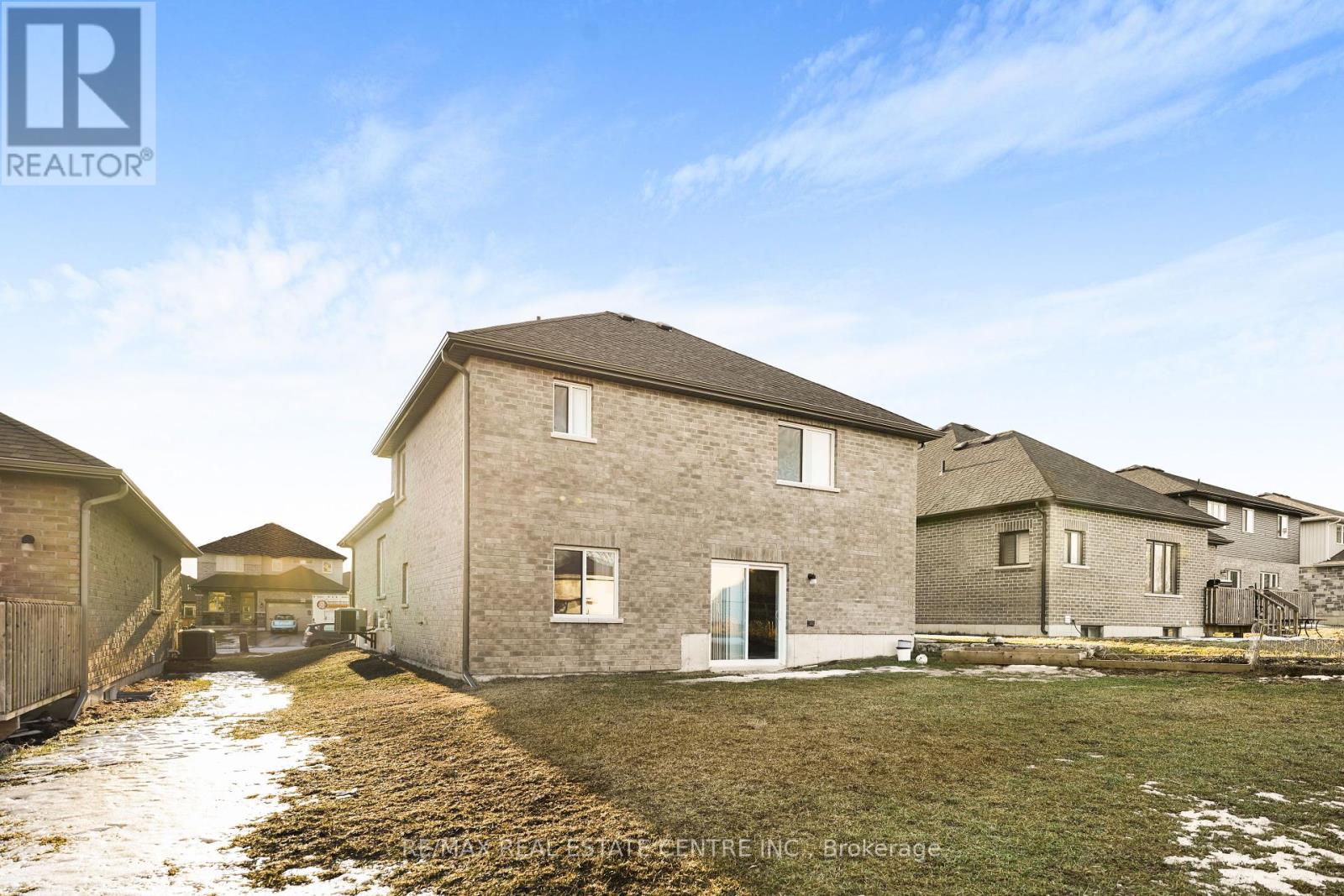 28 STONECREST BOULEVARD