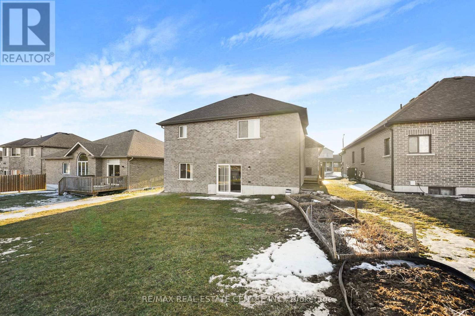 28 STONECREST BOULEVARD