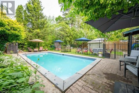 1927 TRUSCOTT Drive Mississauga ON L5J2A3
