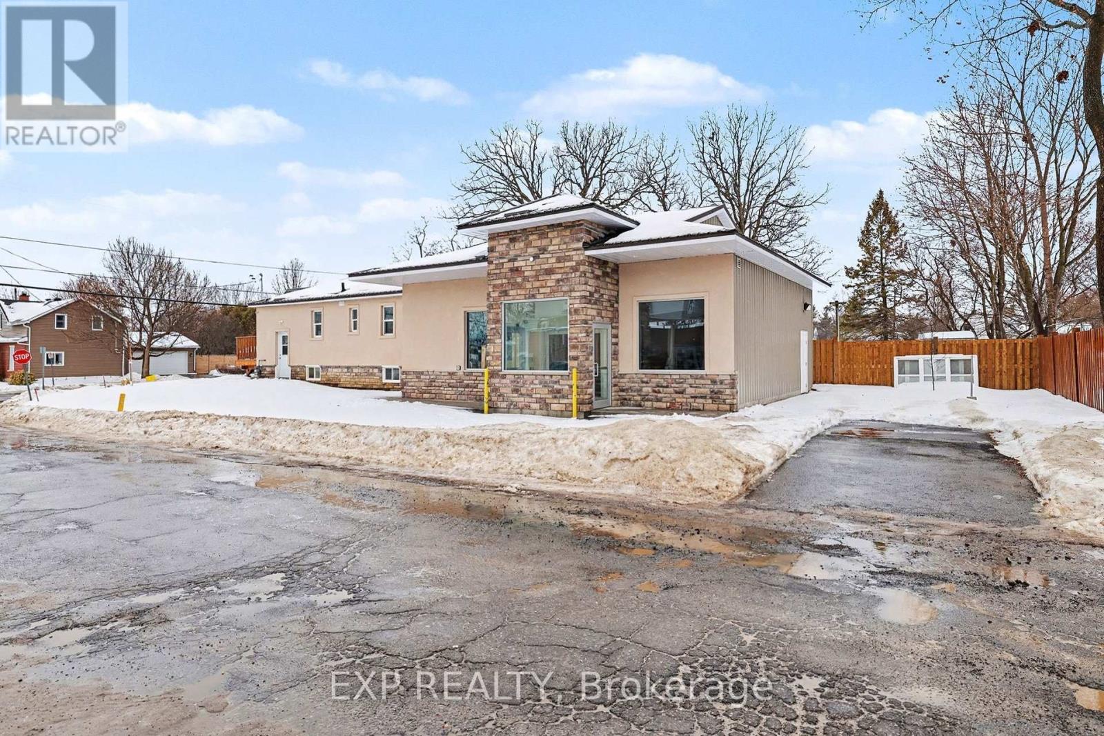 RETAIL - 55 SPRING STREET