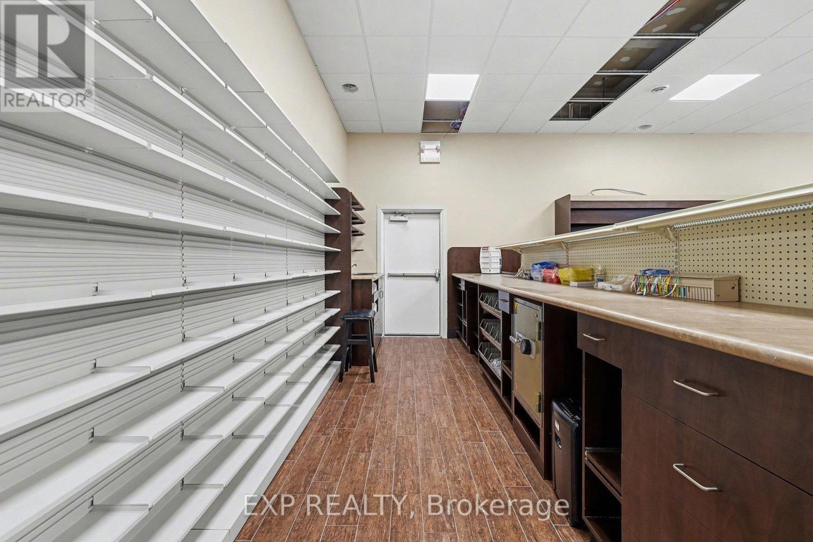 RETAIL - 55 SPRING STREET