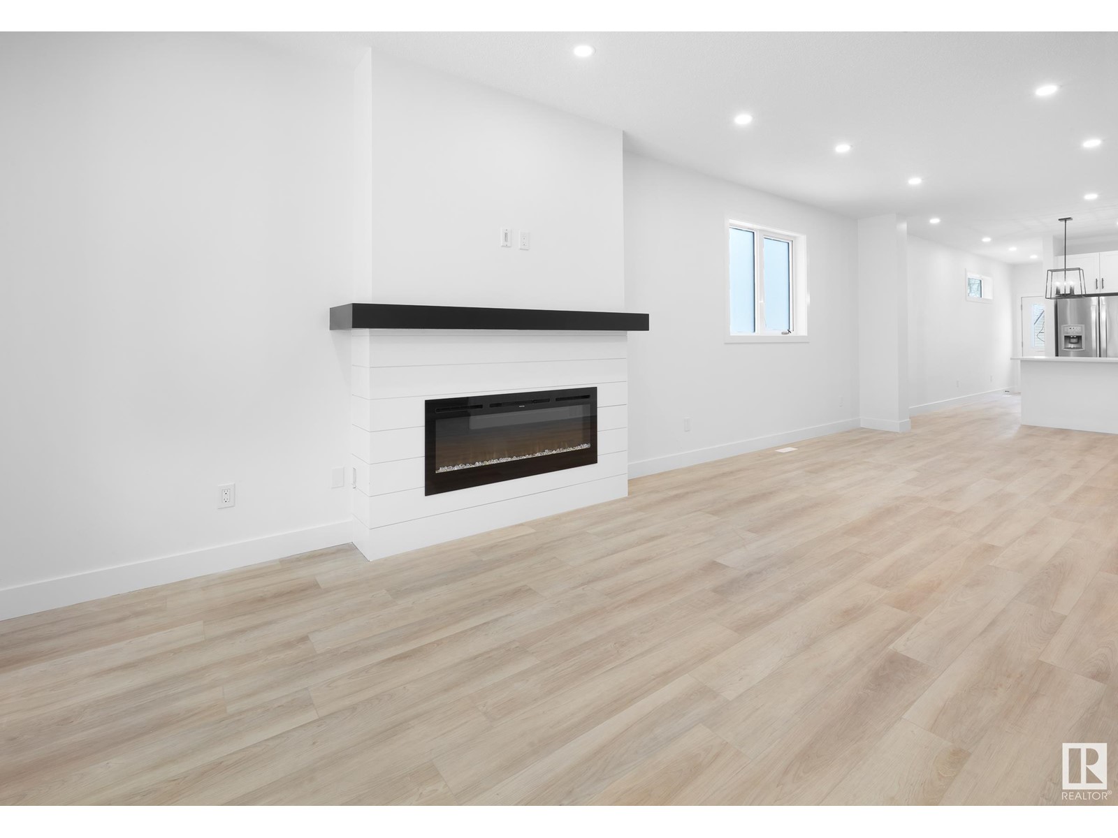 10219 137 ST NW