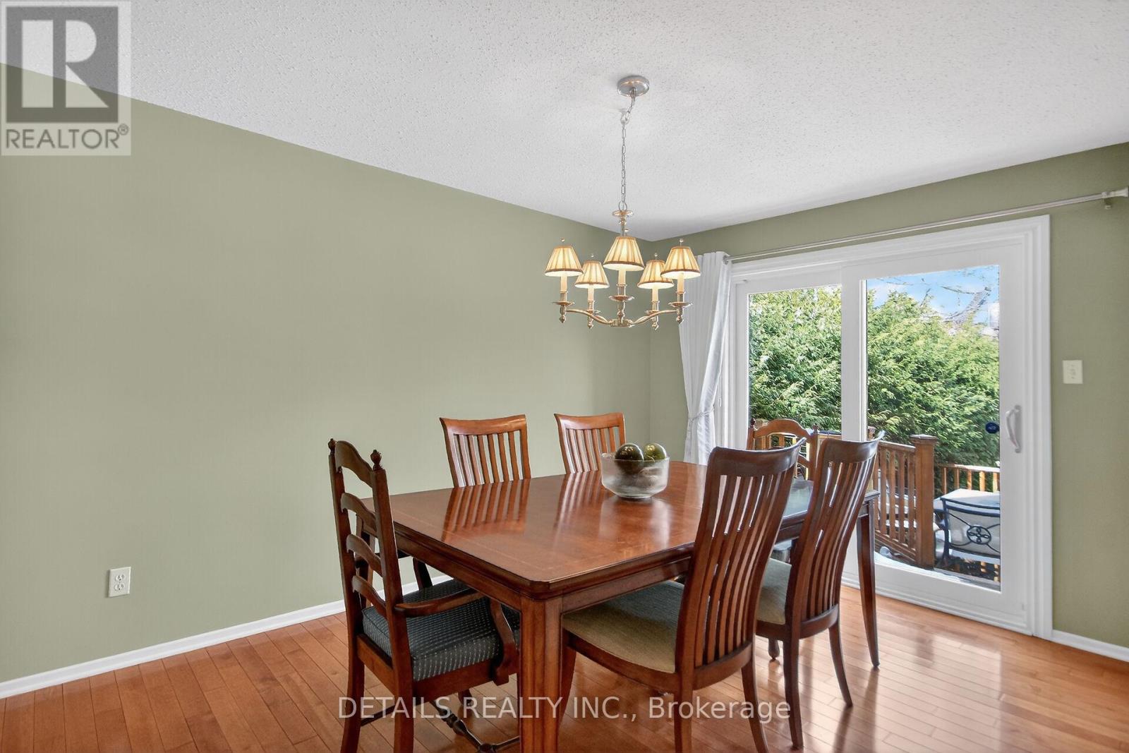 37 GILLESPIE CRESCENT N