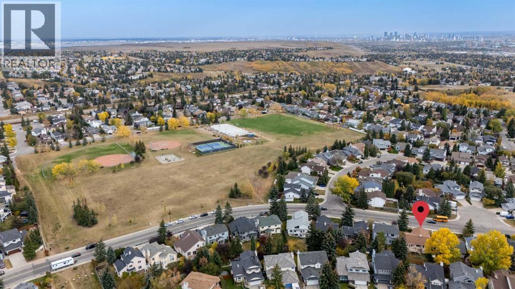 47 Hawkstone Drive NW