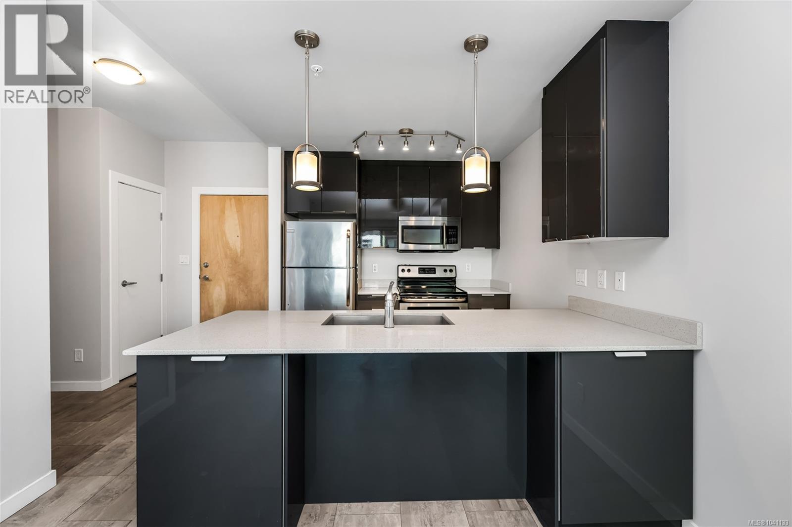 302 2871 Jacklin Rd