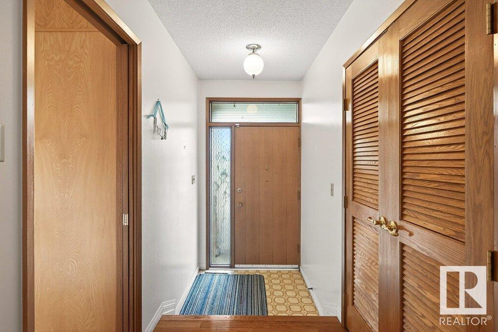 8623 137 ST NW