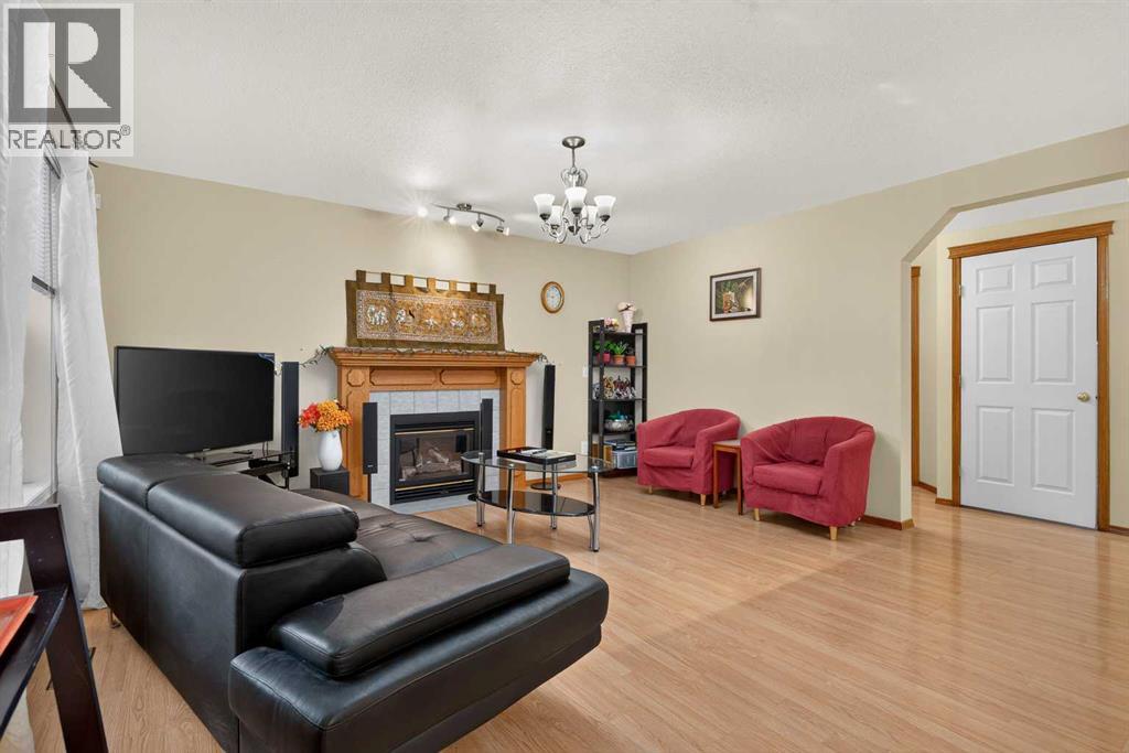 45 Arbour Crest Terrace NW