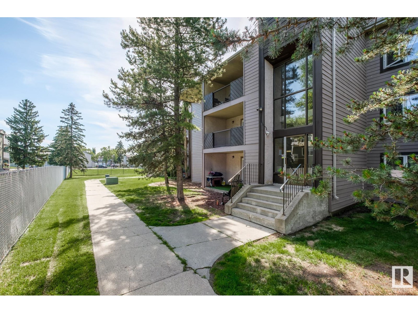 #102 47 AKINS DR