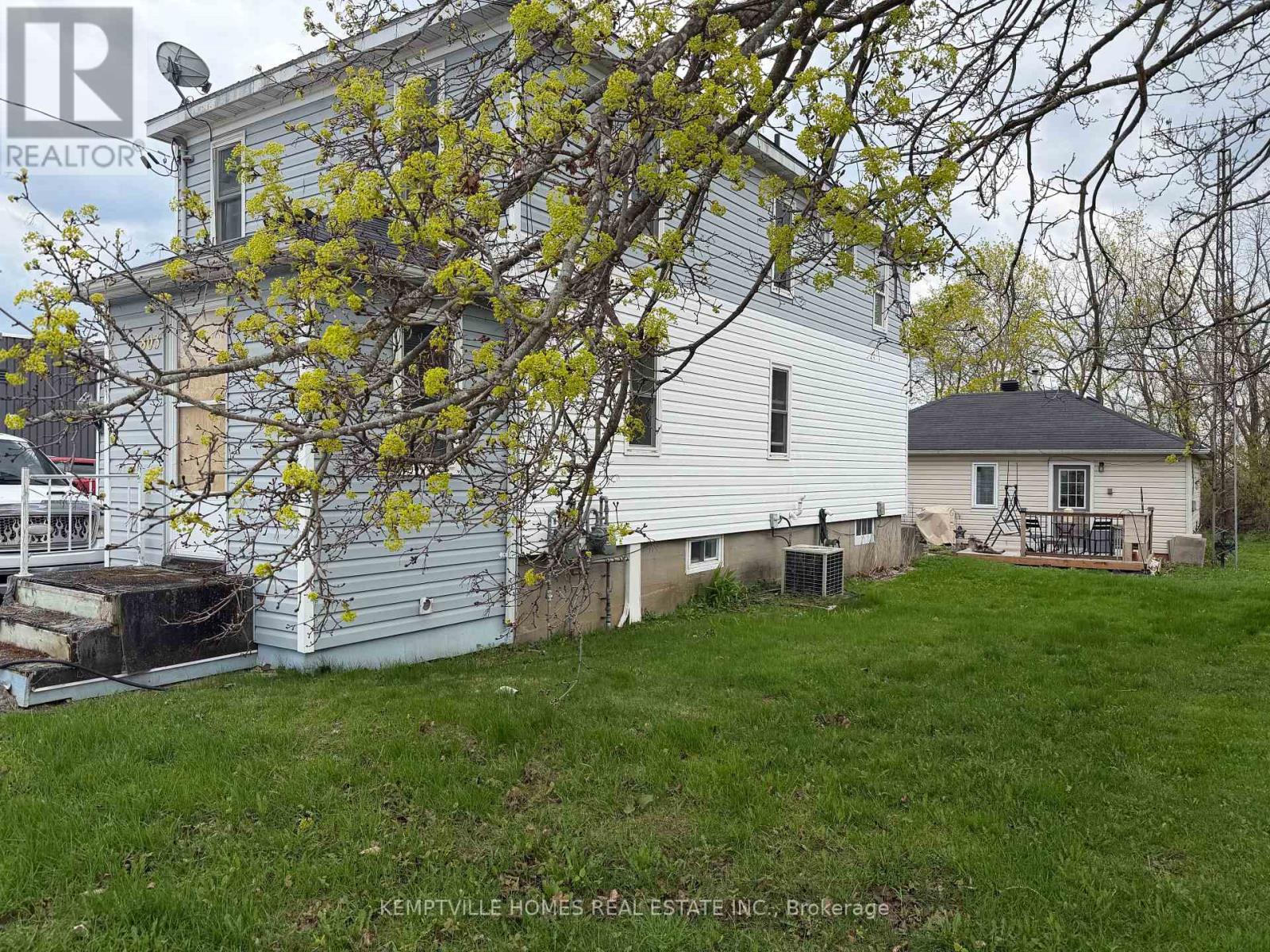 803 ST LAWRENCE STREET