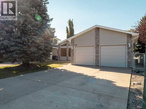 148 Mt Blakiston Bay W Lethbridge AB T1K6K9