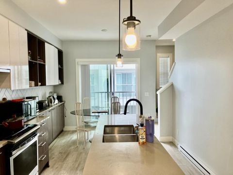 10 2505 WARE STREET Abbotsford BC V2S3E2