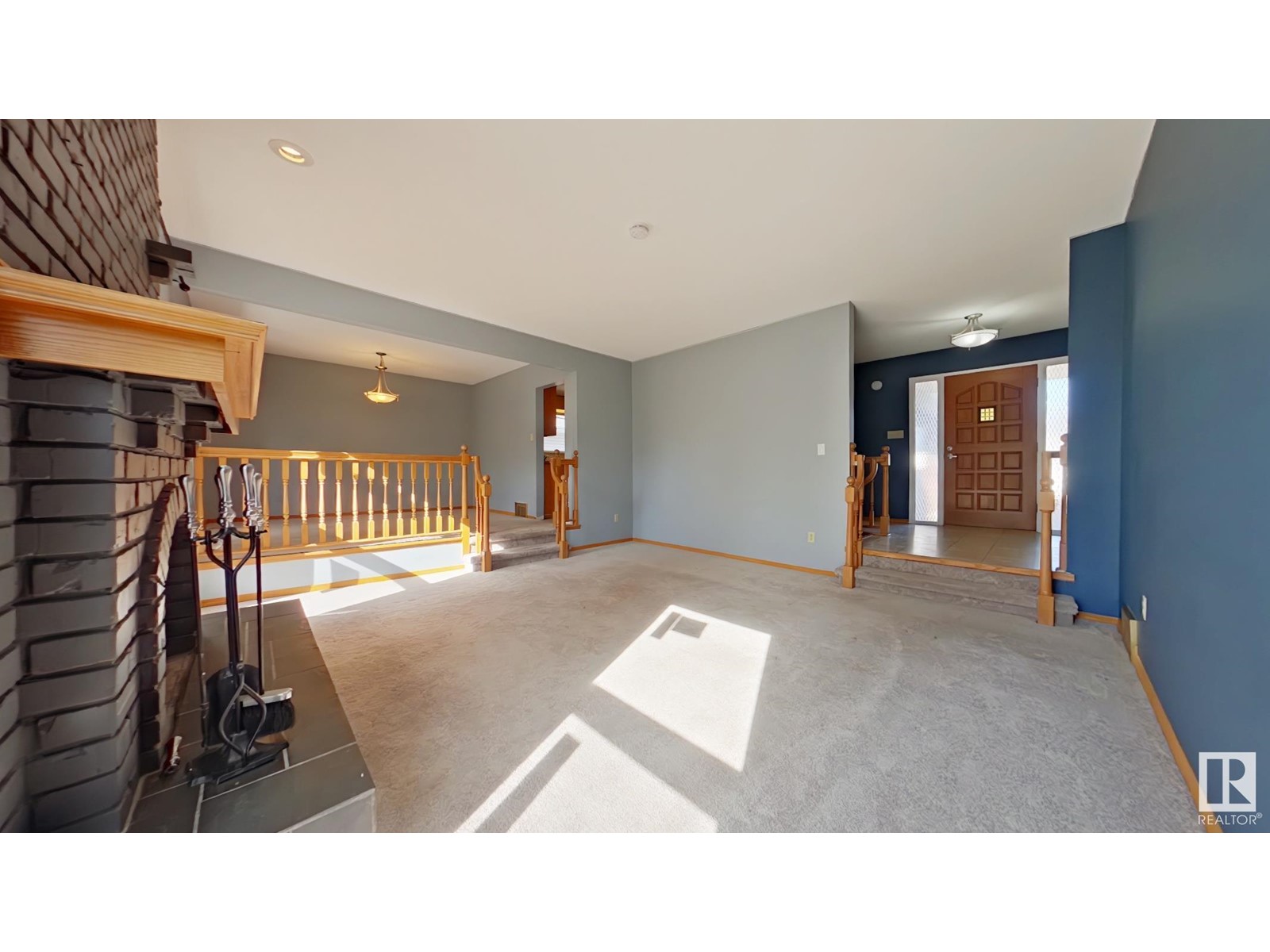 2722 104a ST NW