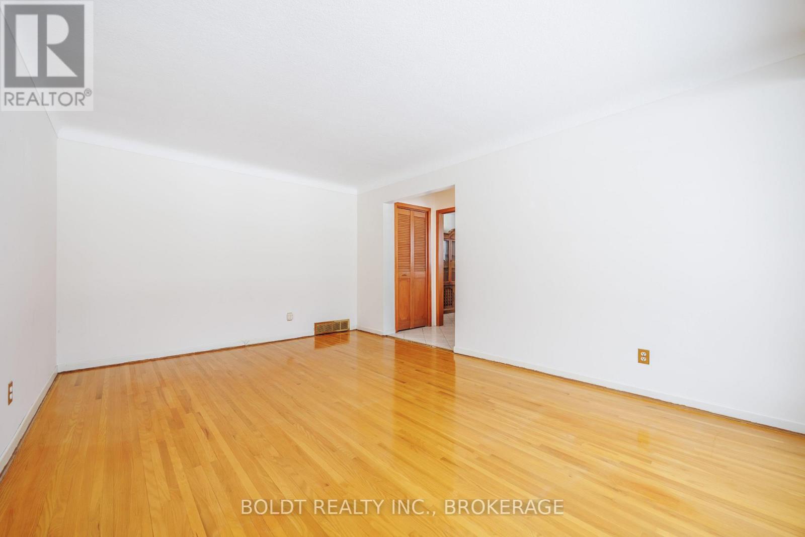 15 NOTTINGHAM COURT