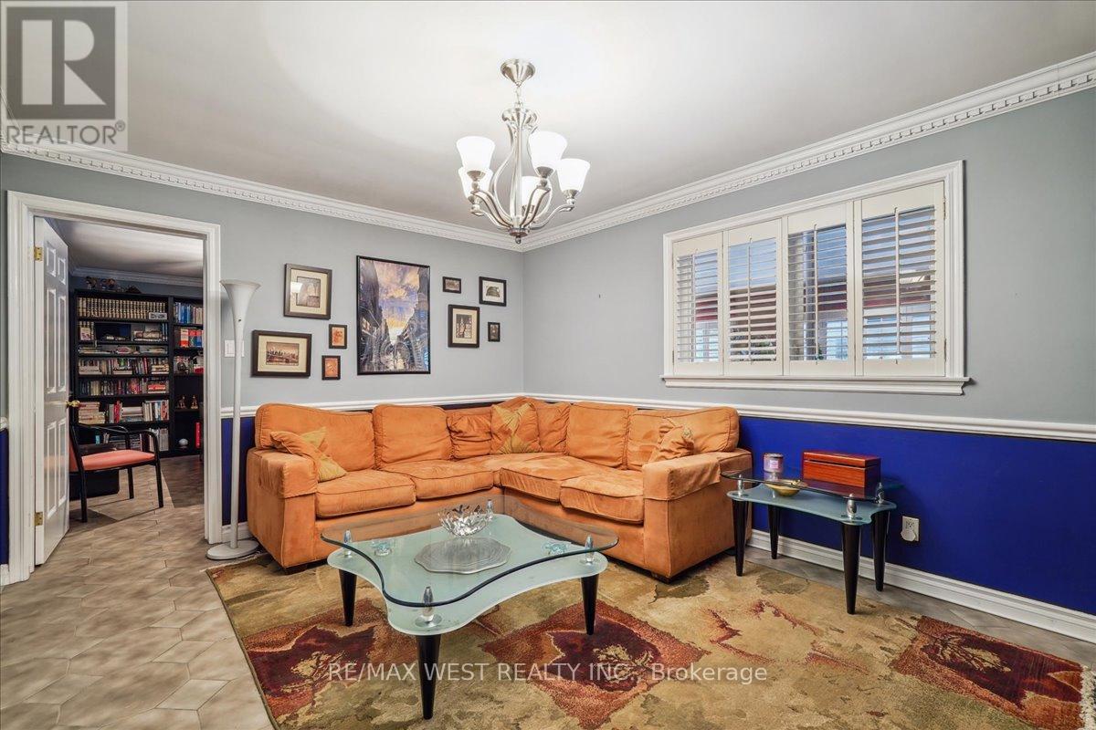 190 SANDYS DRIVE