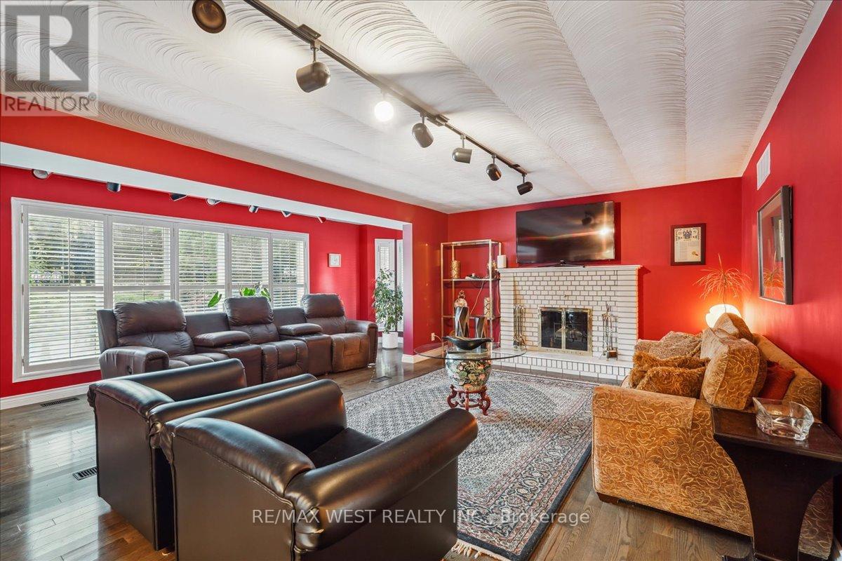 190 SANDYS DRIVE