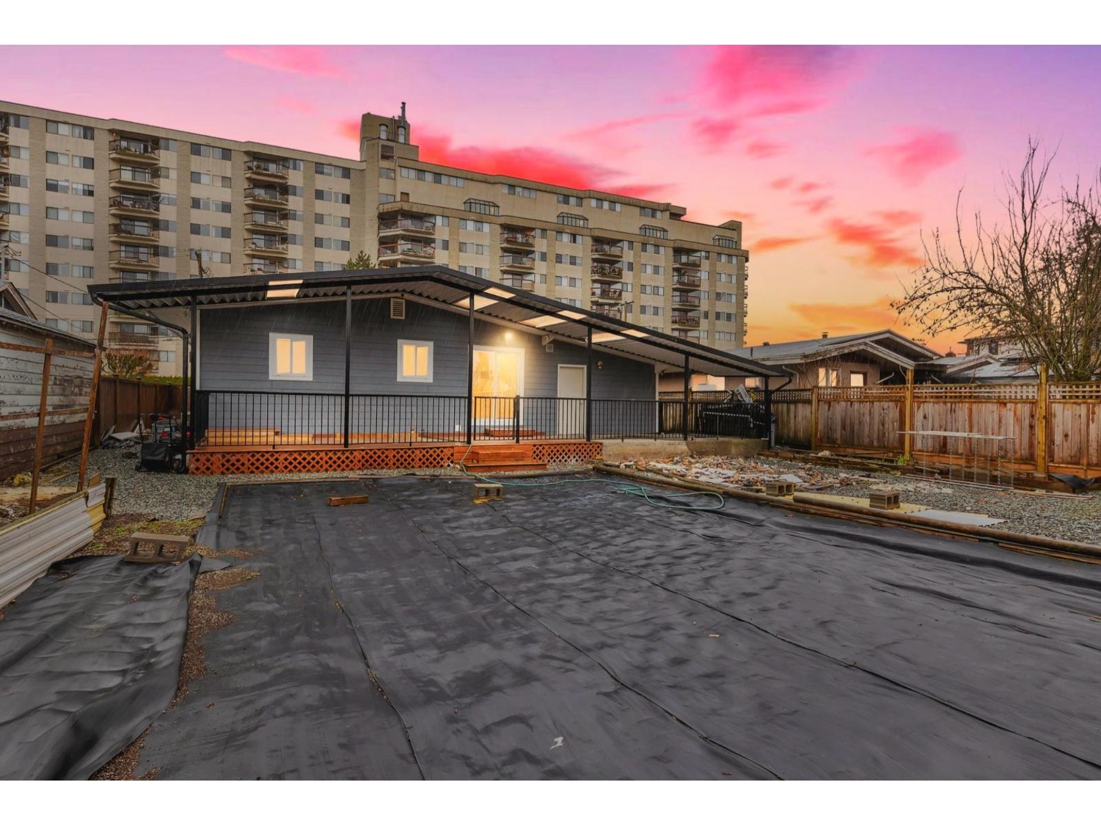 2785 COUNTESS CRESCENT