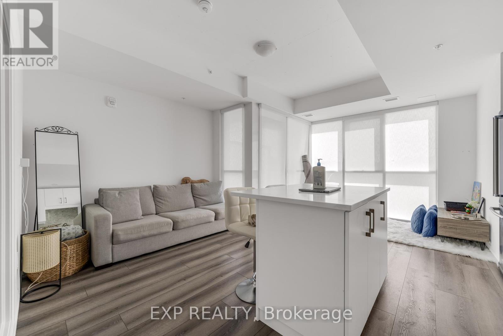 311 - 108 GARMENT STREET