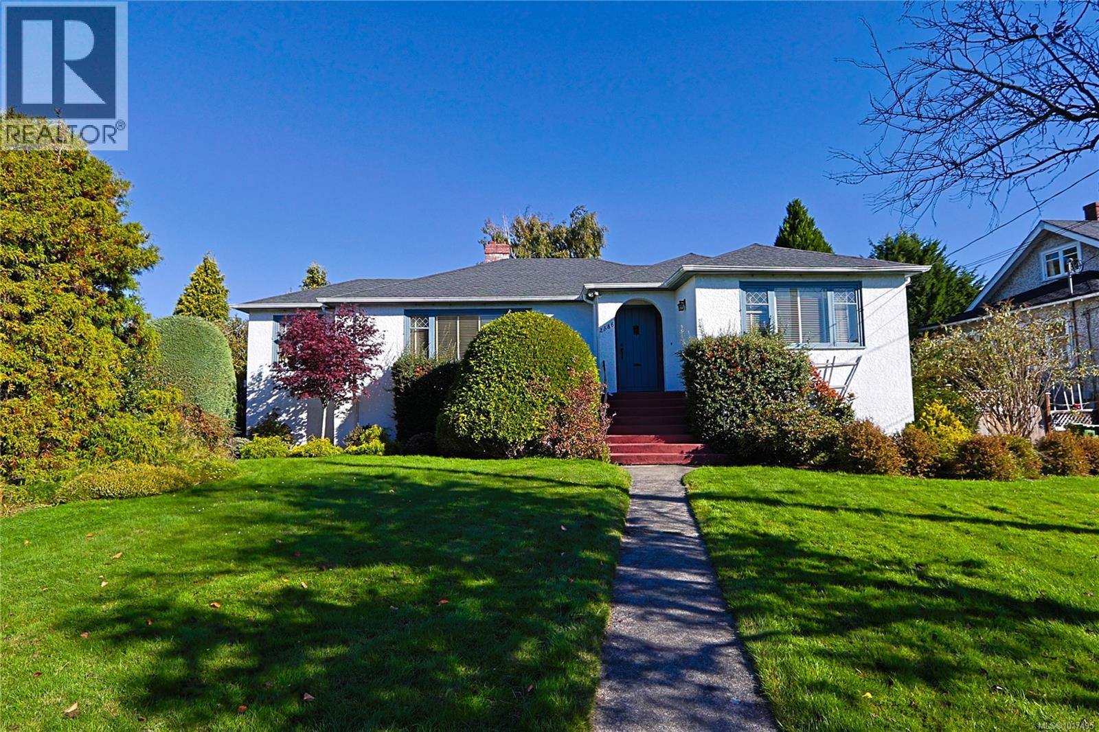 2586 Dalhousie St