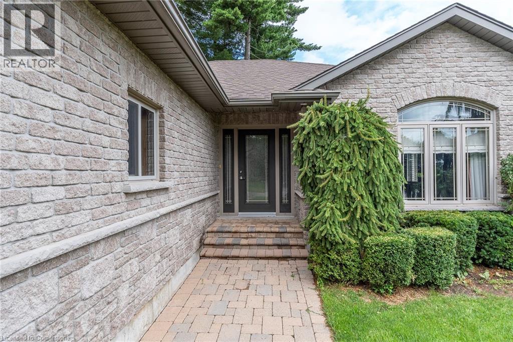 6 WINTERGREEN Crescent