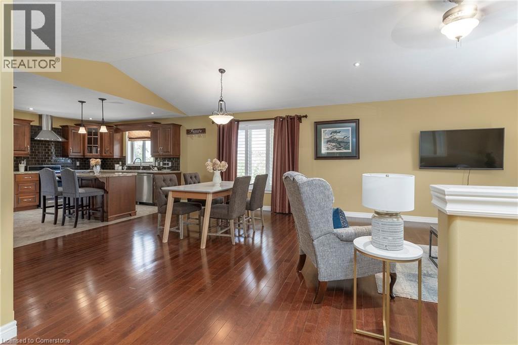 6 WINTERGREEN Crescent