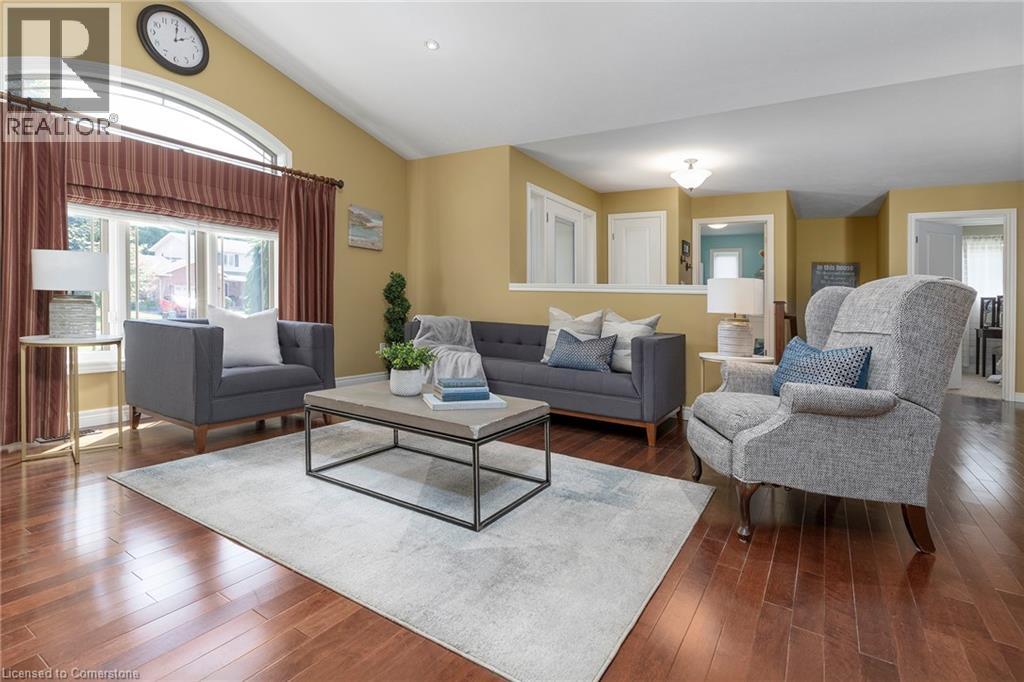 6 WINTERGREEN Crescent