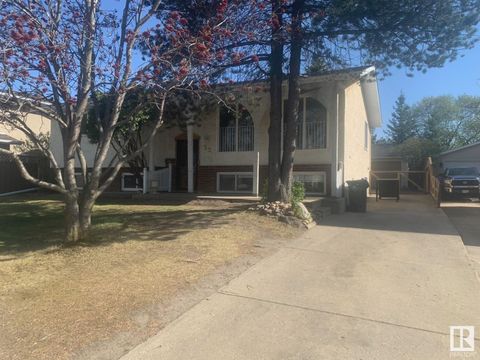 33 Greystone CR Sherwood Park AB T8A3E3