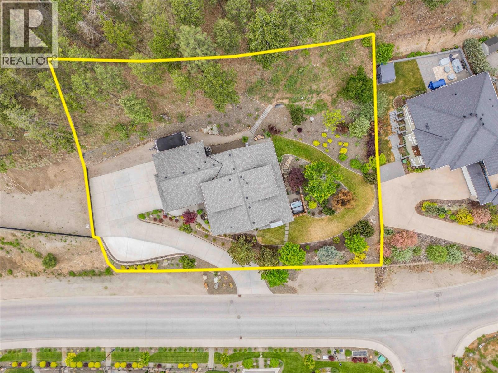 2410 Mountains Hollow Lane