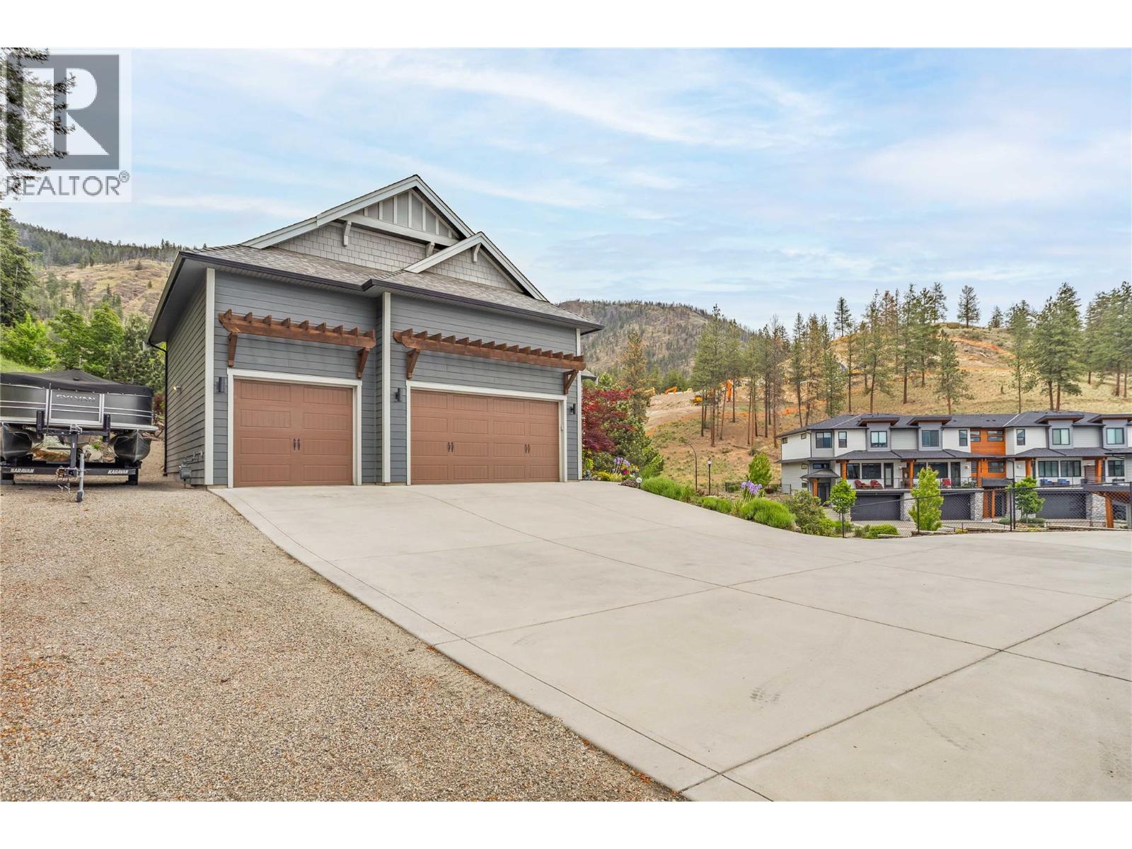 2410 Mountains Hollow Lane