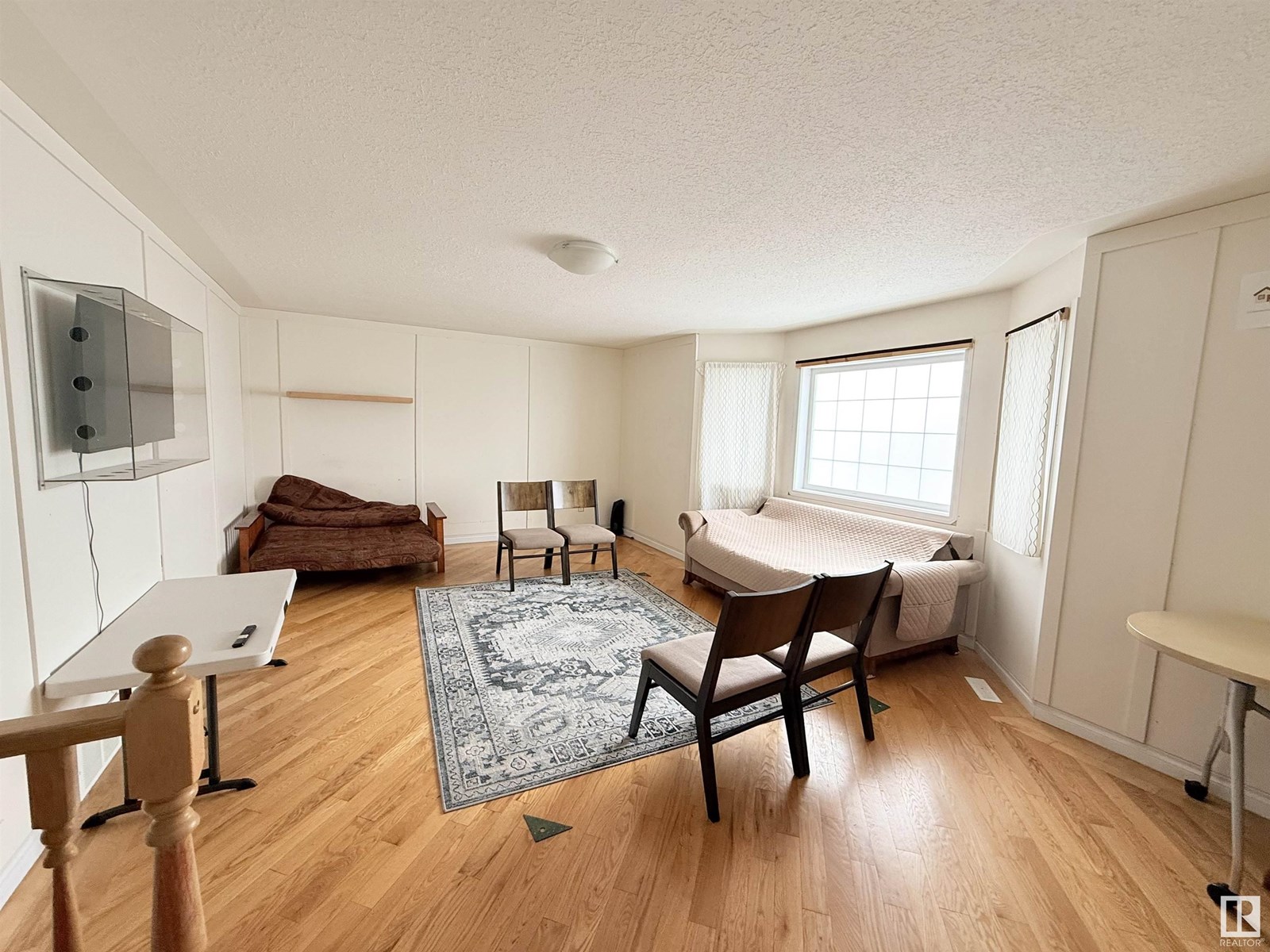 15211 44 ST NW