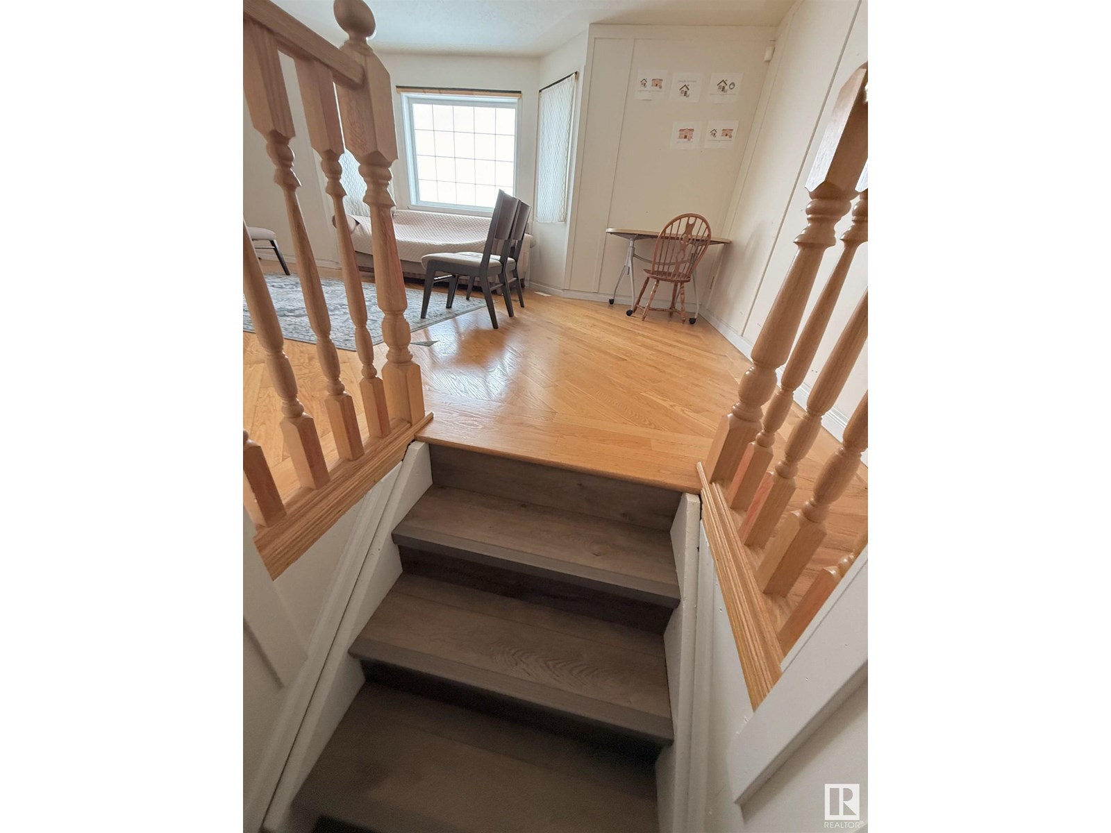 15211 44 ST NW