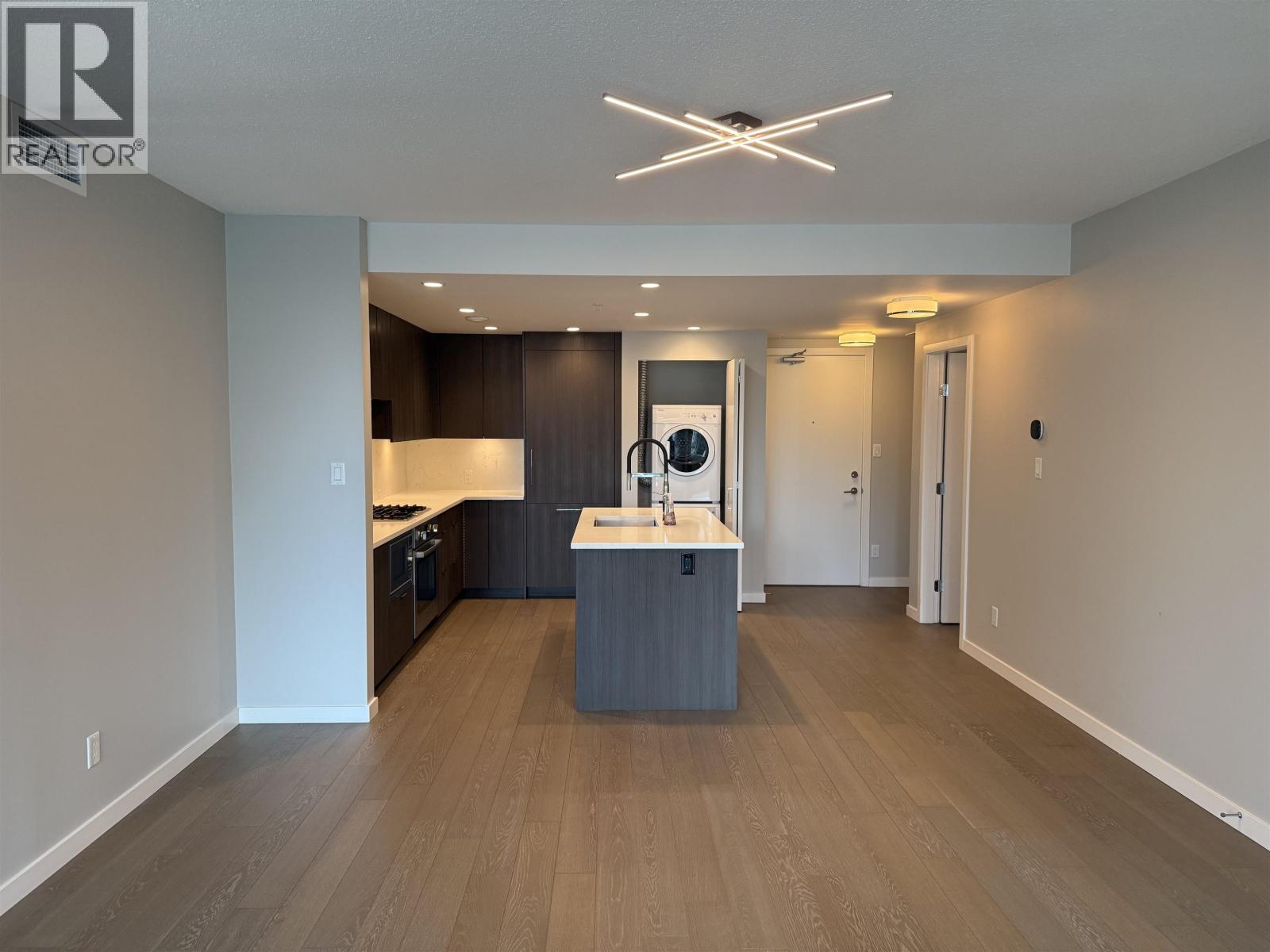 806 2888 CAMBIE STREET