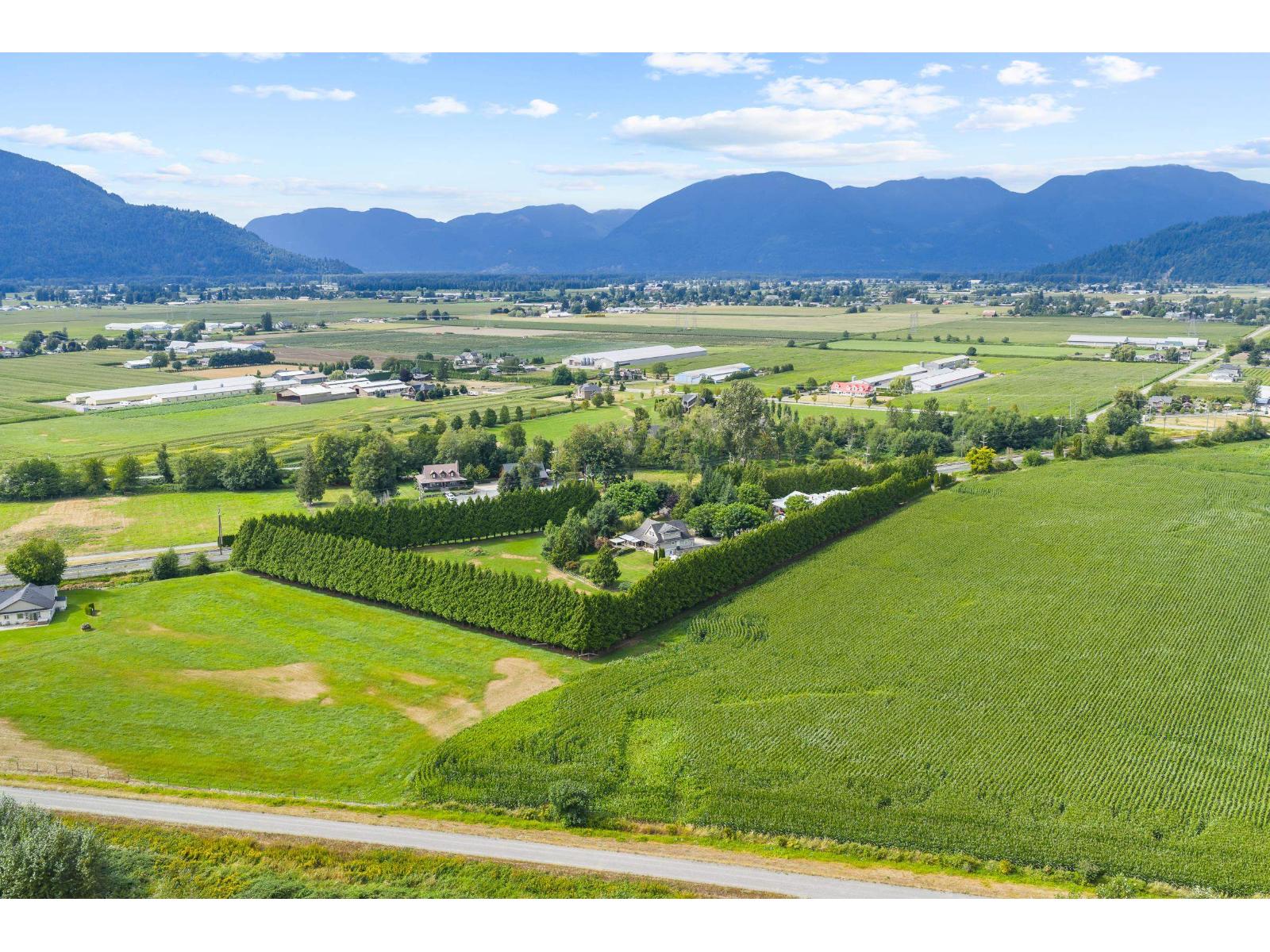 5400 SPURLINE ROAD|Greendale
