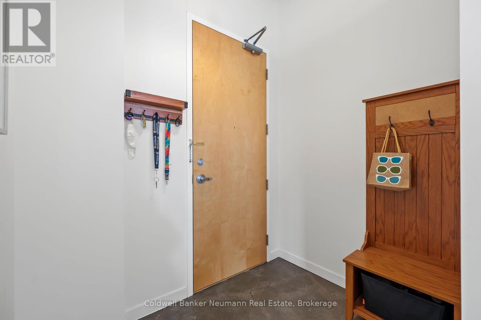 308 - 404 KING STREET W