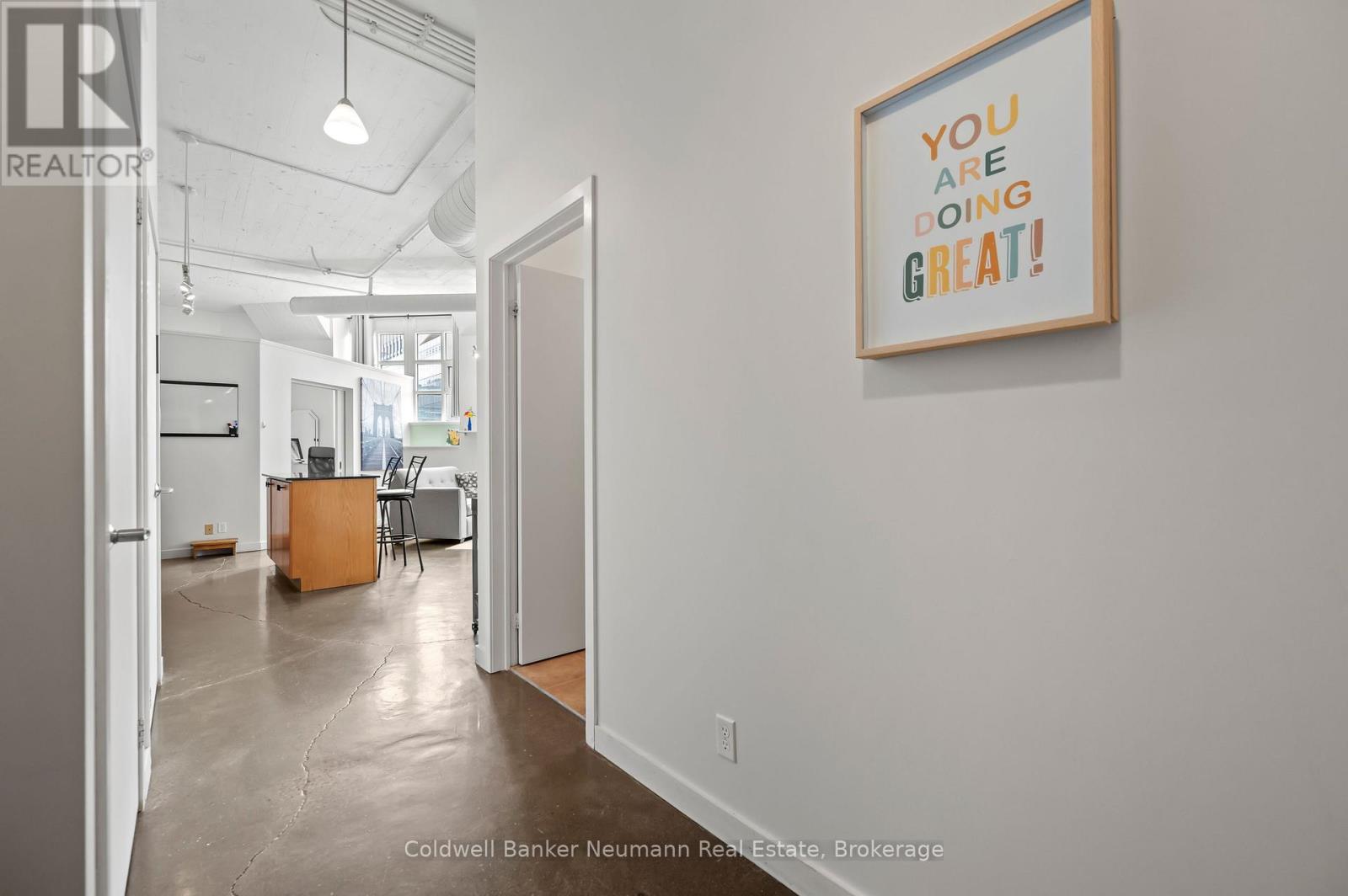 308 - 404 KING STREET W