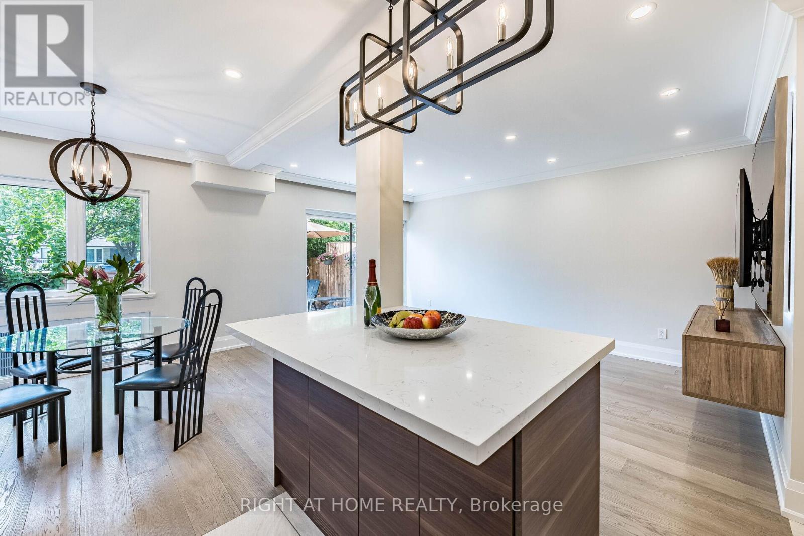 #5 - 1200 GRIPSHOLM ROAD