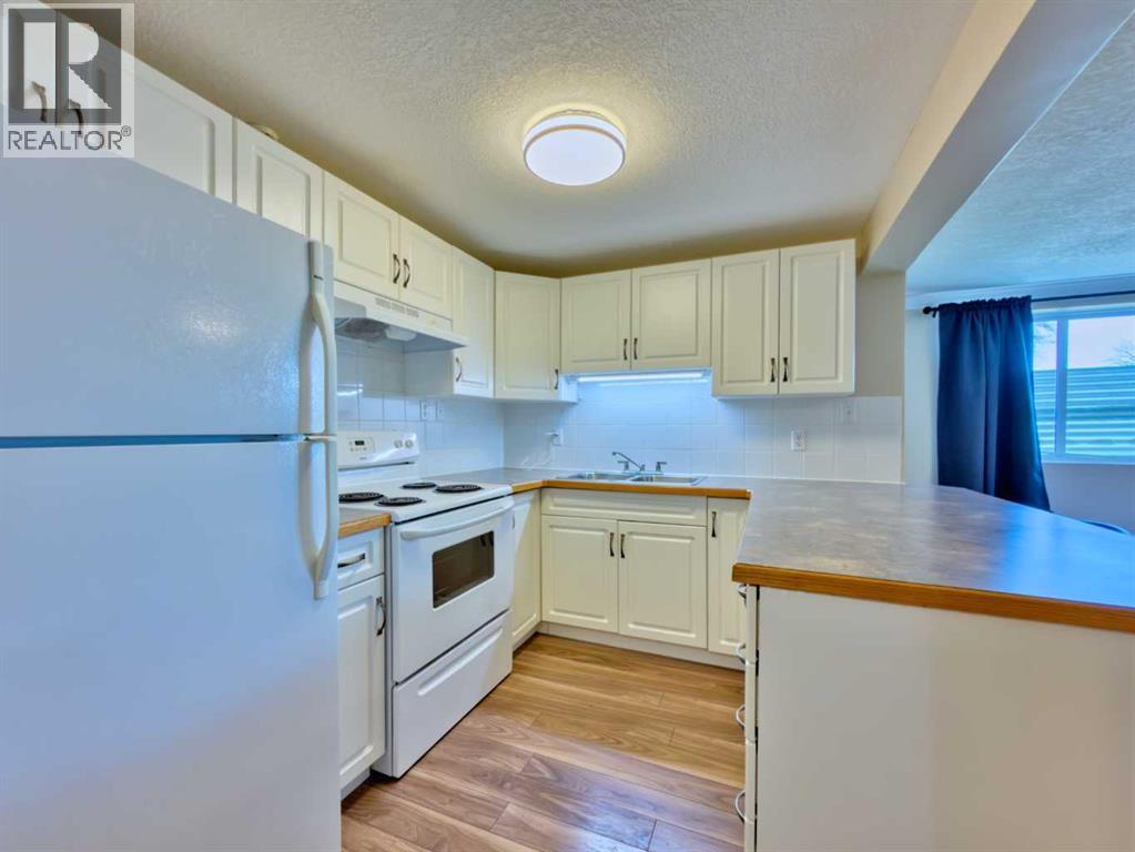 9, 1739 St Edwards Boulevard N