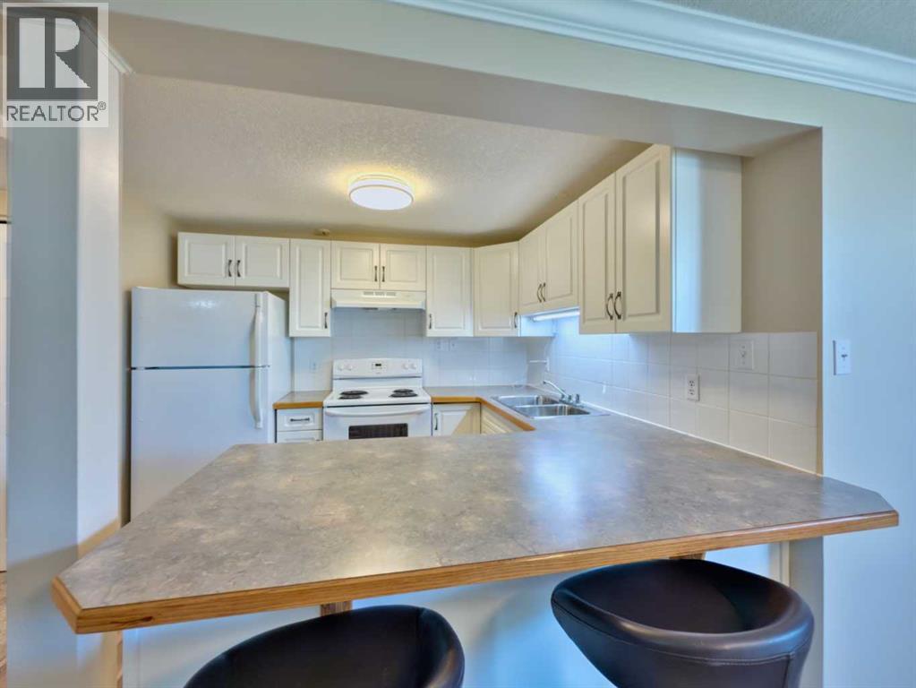 9, 1739 St Edwards Boulevard N