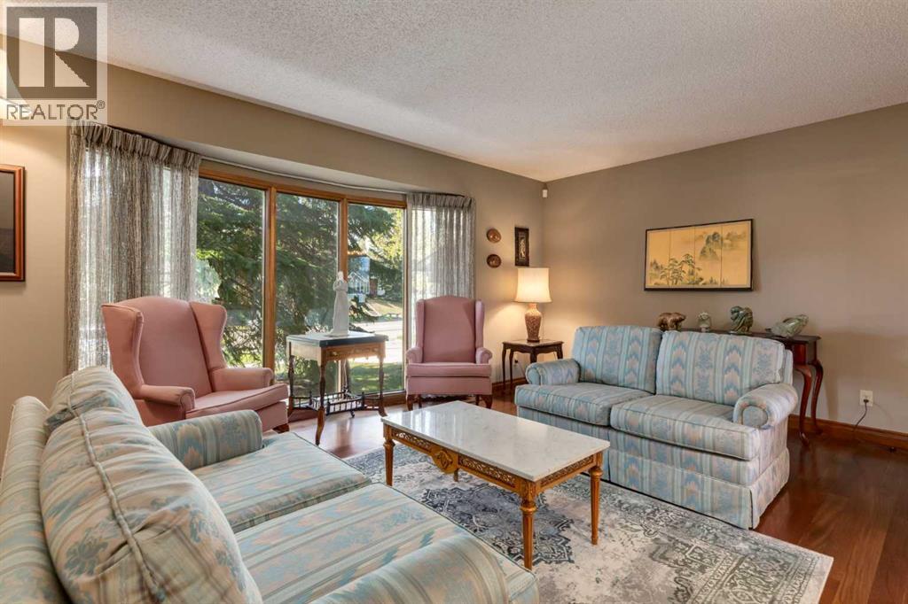 2724 Palliser Drive SW