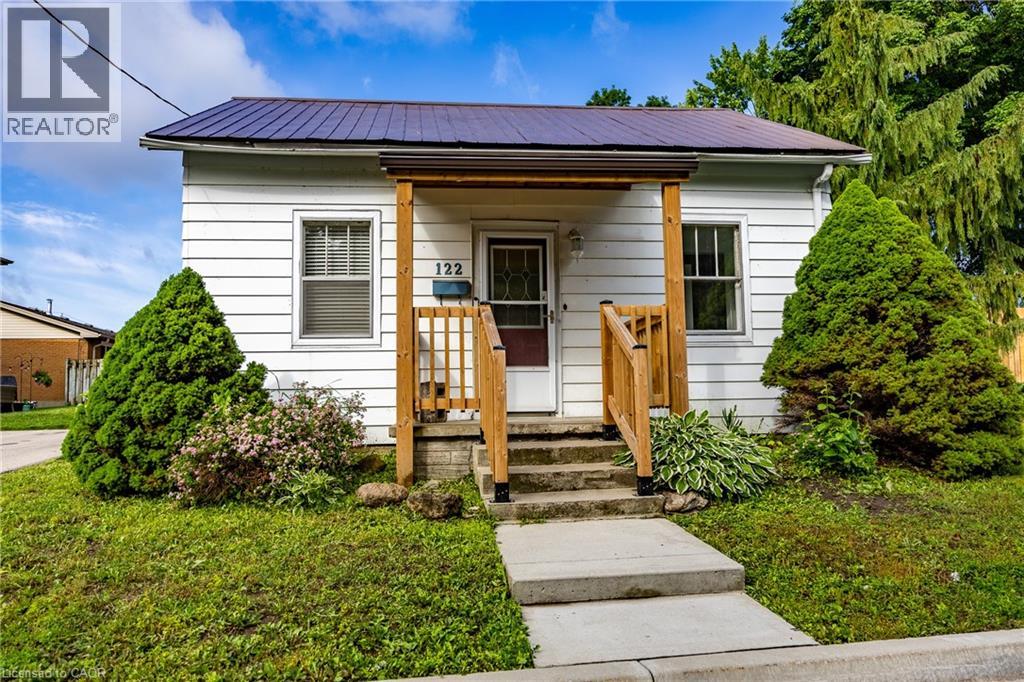 Photo 1 of 19 — 122 QUEEN Street, Ingersoll, ON N5C3A6