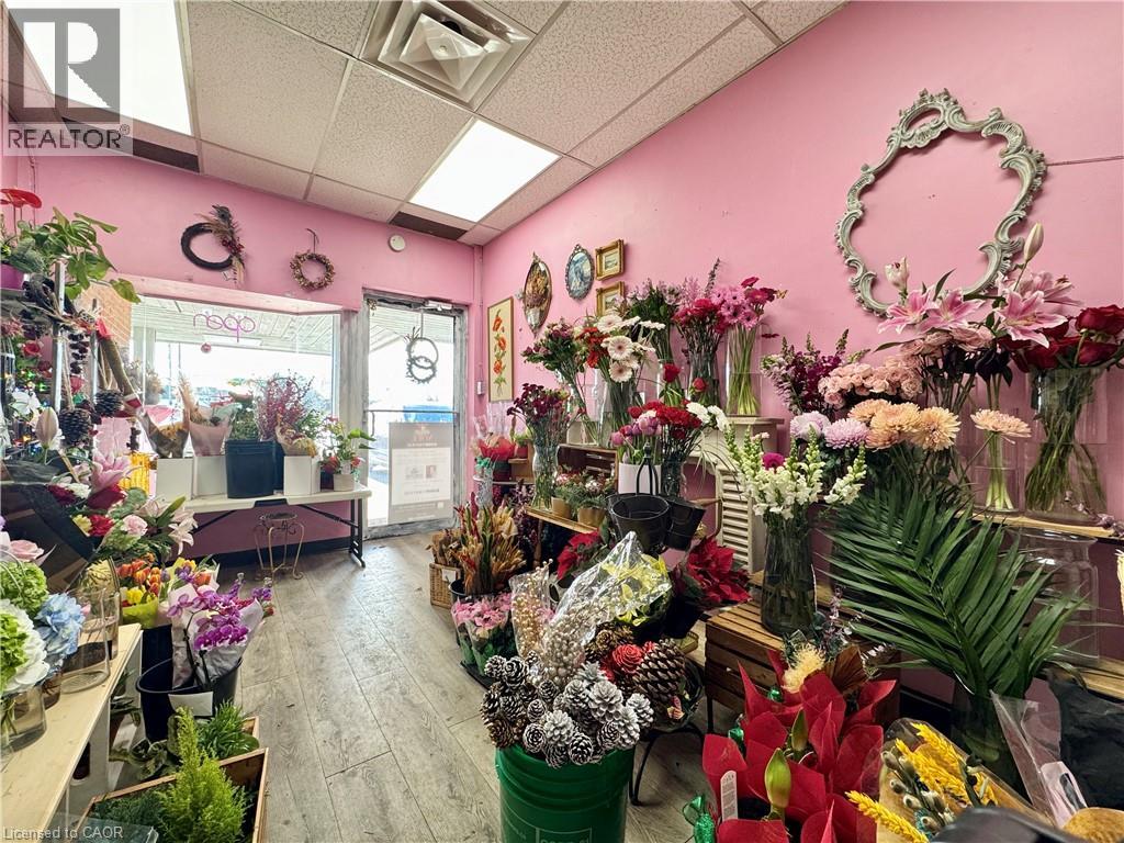 33 LAKESHORE Road Unit# 23