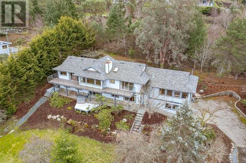1319 Lands End Rd North Saanich BC V8L5K1
