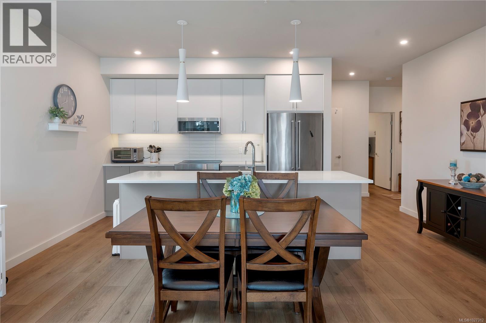 204 684 Island Hwy S