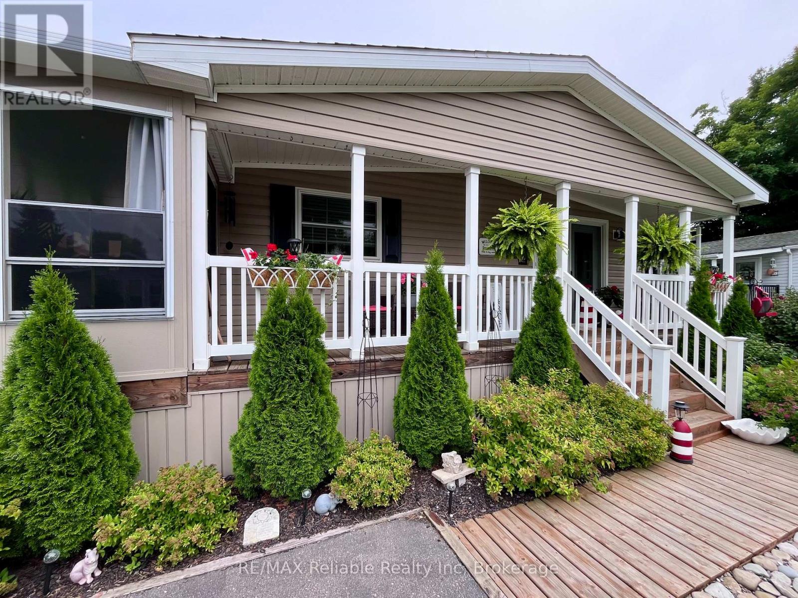 52 CHEROKEE LANE