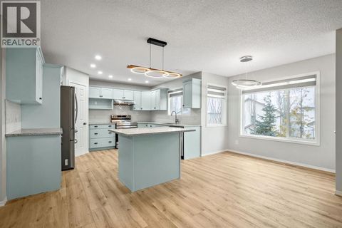 104 Cove Crescent Chestermere AB T1X5J1