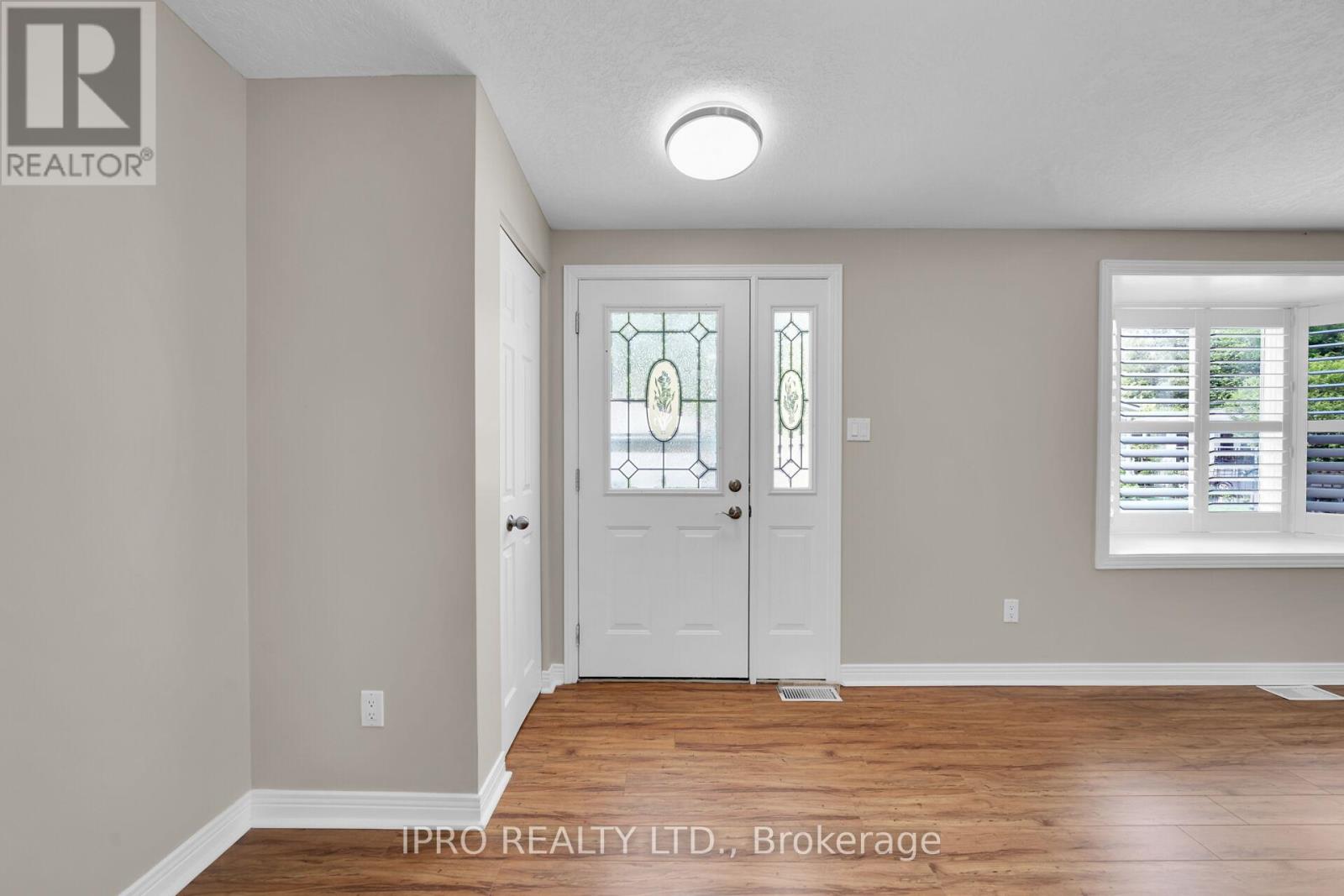 2 GOLDEN POND ROAD PVT ROAD
