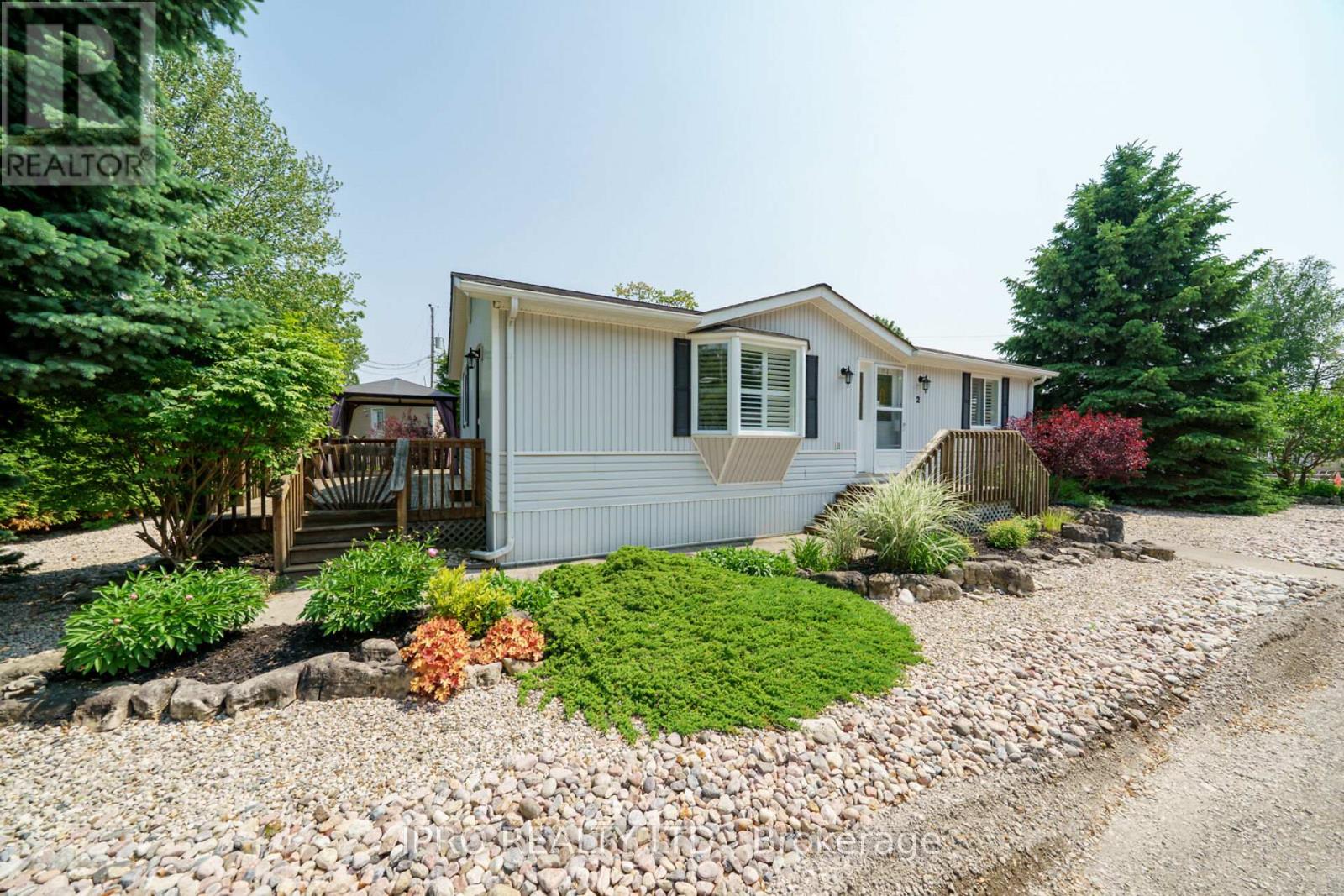 2 GOLDEN POND ROAD PVT ROAD