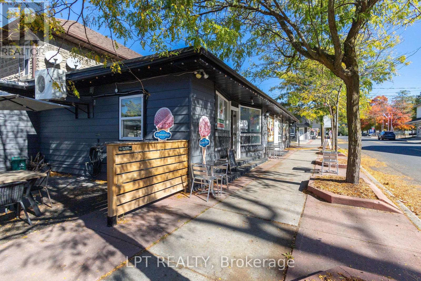 104 & 105 - 928 LAKE DRIVE E