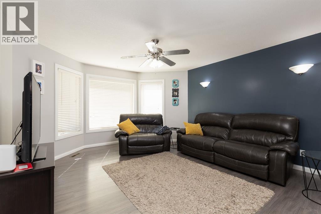 154 Blackfoot Court W